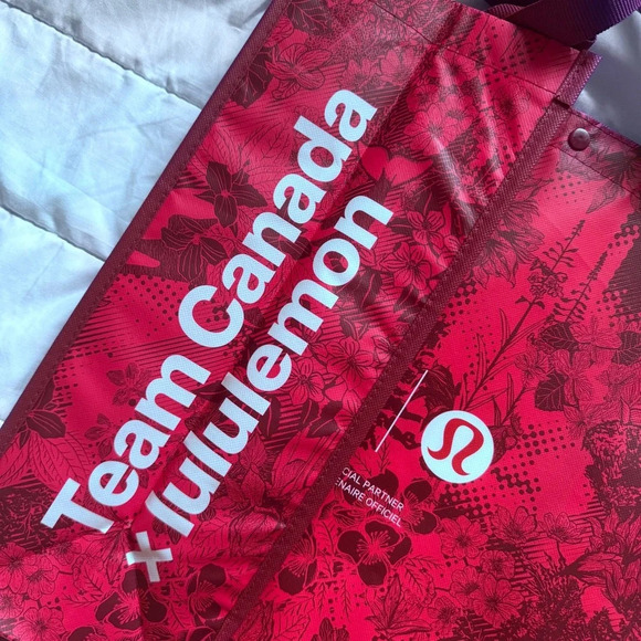 🇨🇦 Lululemon 2024 Team Canada Olympic Reusable Shopping Tote Bag Large - Picture 4 of 6